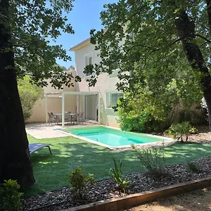 https://les-jardins-du-castelas.fr-provencehotel.com